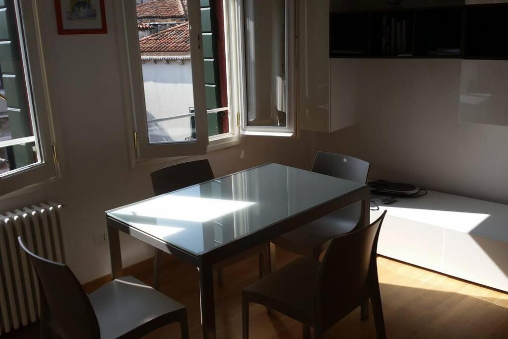 Monolocale Vicino San Marco Apartman Velence Kültér fotó